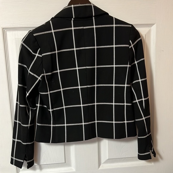 Express black and white boxy blazer with silver button detail - size 0 - Picture 4 of 4